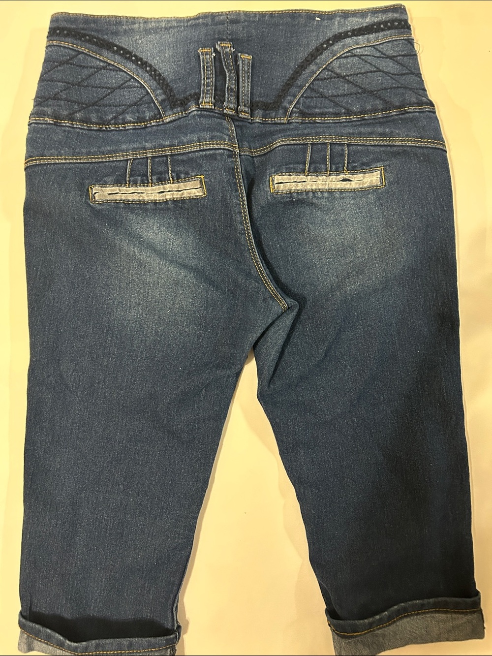 High-Rise Dark Blue Cropped Jeans with Quilted Waist Detail - Picture 8 of 9